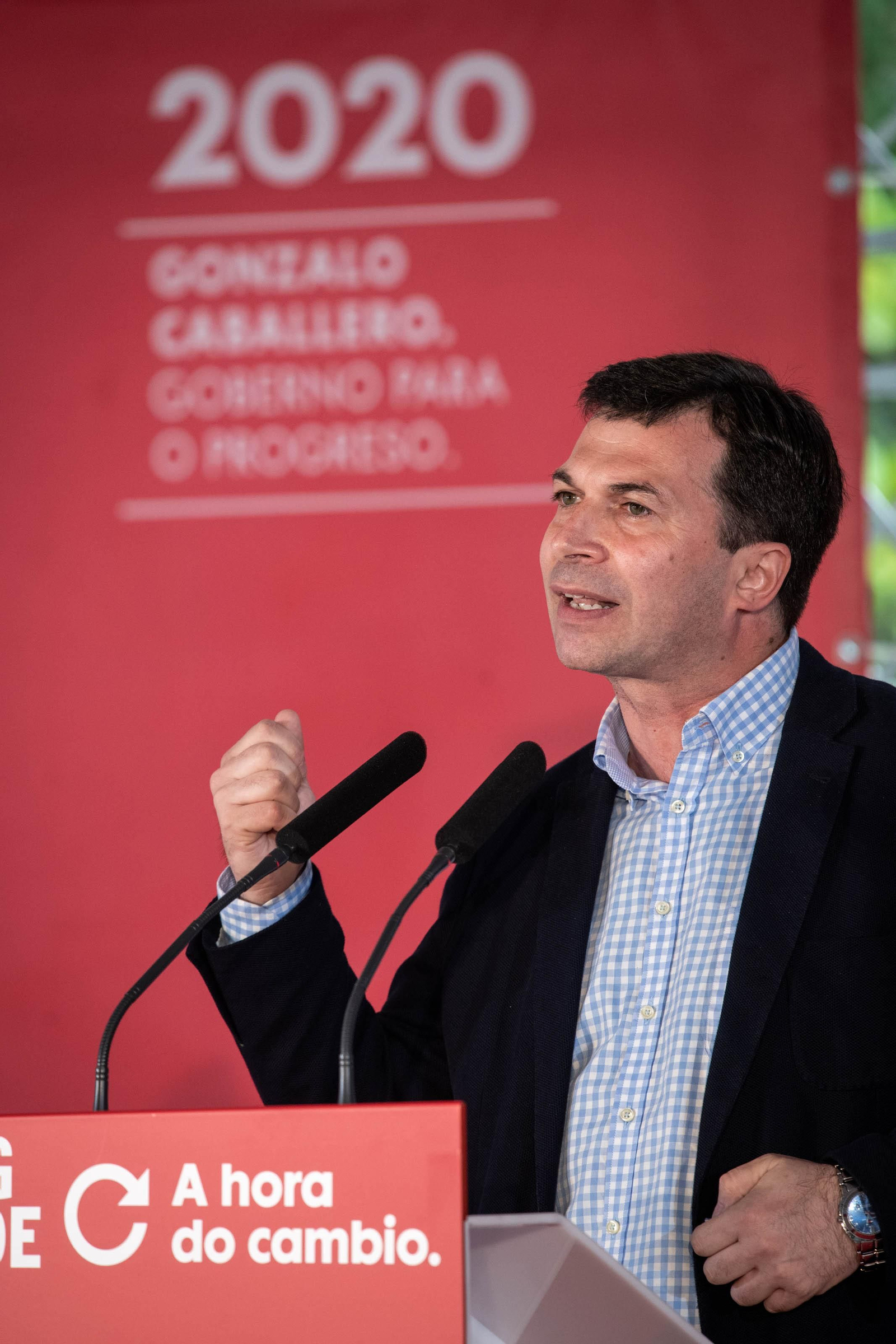 OURENSE (XARDÍNS DO POSÍO). 27/06/2020. OURENSE. El presidente del gobierno, Pedro Sánchez, acompaña al candidato a la Xunta de Galicia, Gonzalo Caballero y a Marina Ortega en un mitin del PSdeG-PSOE. FOTO: ÓSCAR PINAL

Gonzalo Caballero