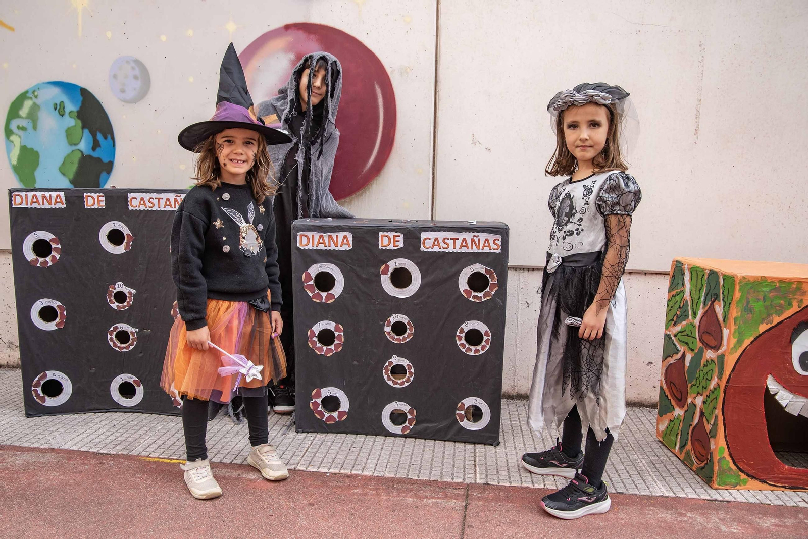 Galería | Samaín y magosto se juntan en la celebración festiva del CEIP Pintor Laxeiro de Vigo