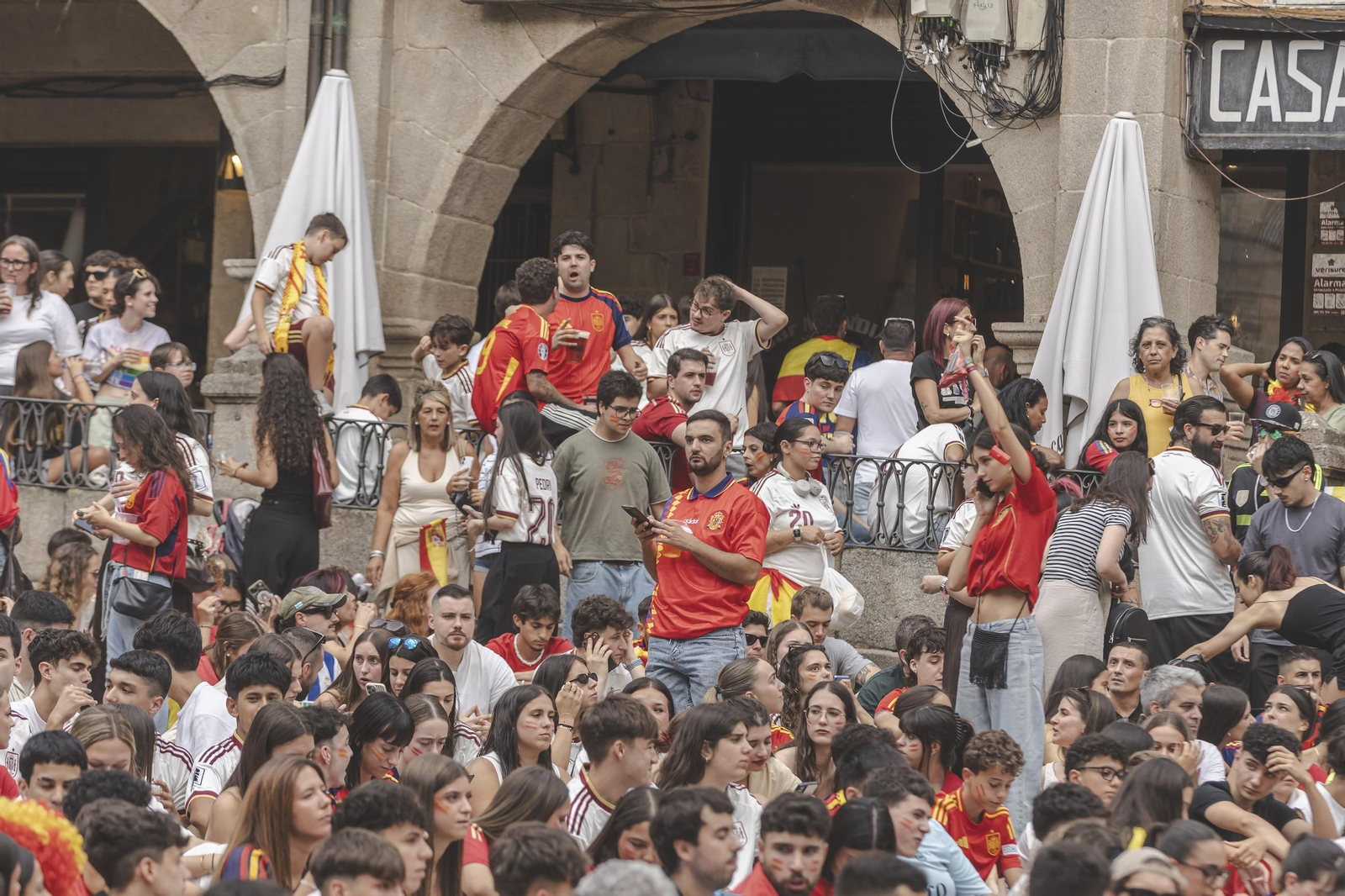 Galería | La ilusión por España tiñe de rojo la provincia de Ourense en la semifinal, en fotos