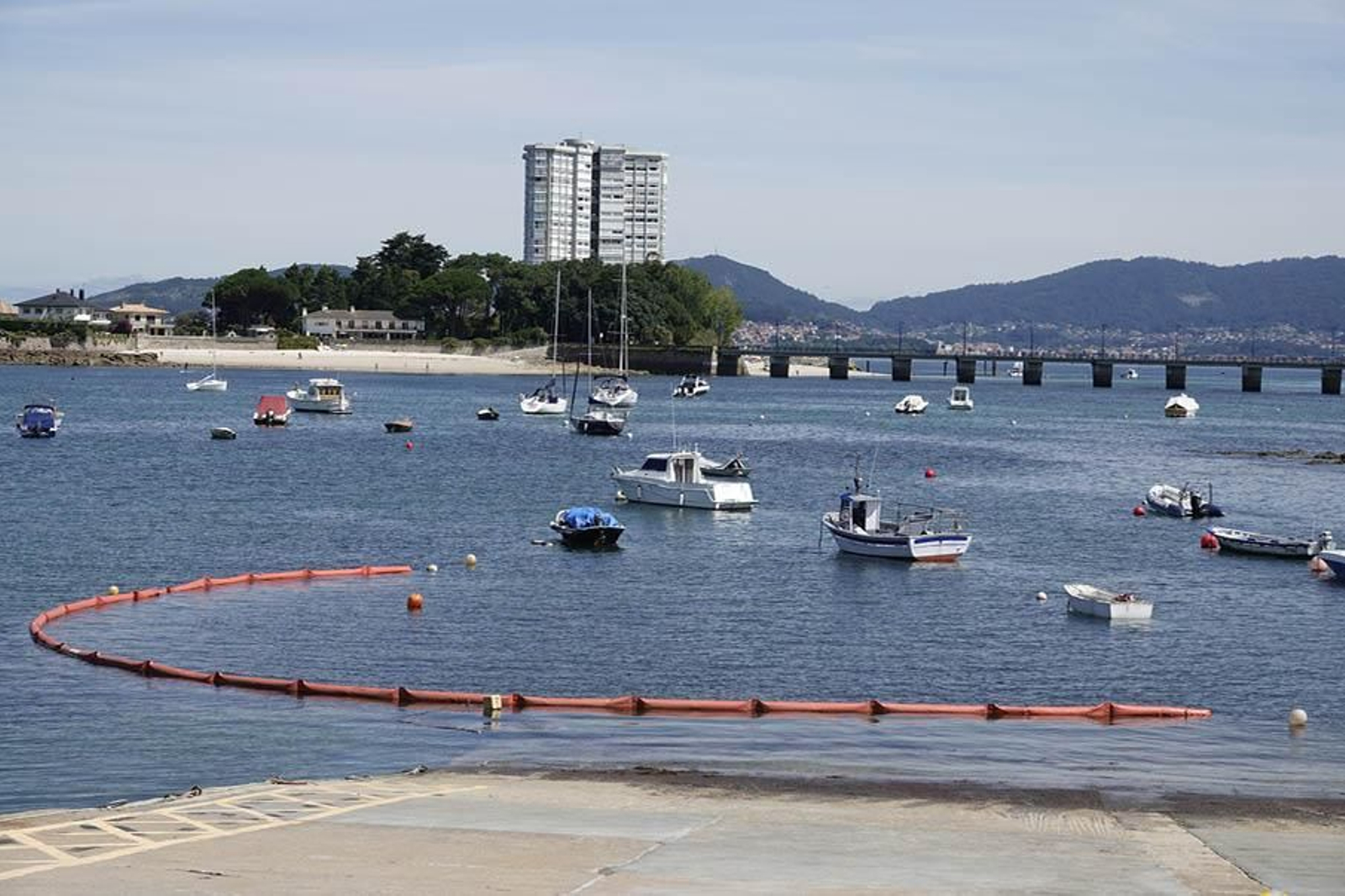 El polígono de fondeo prevé la ordenación de 200 plazas en el entorno del puerto de Canido.