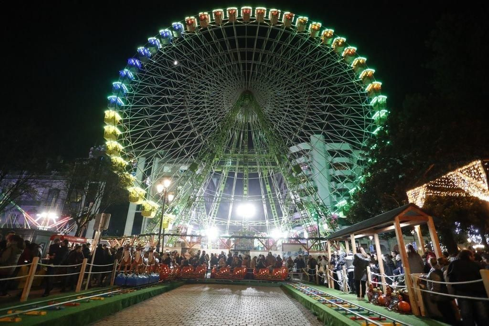 Los turistas invaden Vigo en el Puente67