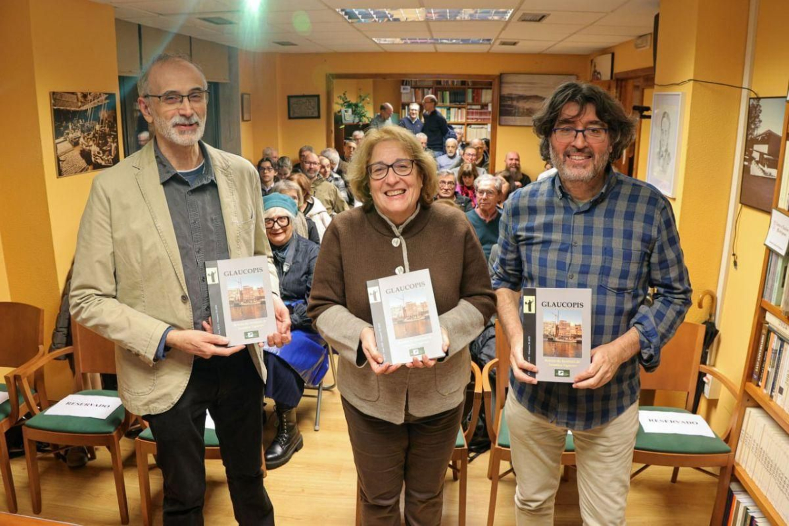 Presentación ayer del boletín anual Glaucopis, en el salón de actos del Instituto de Estudios Vigueses