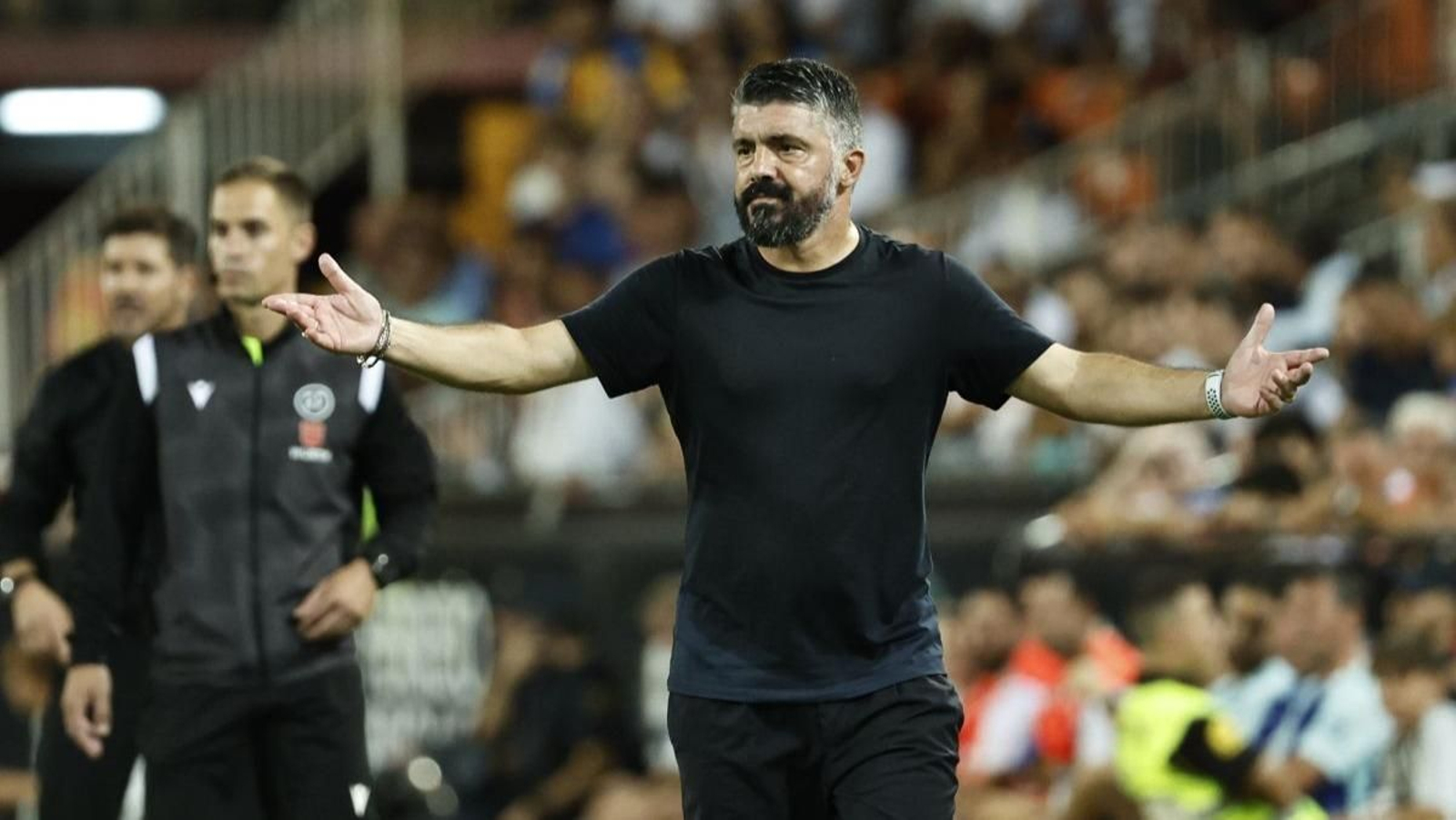 Gennaro Gattuso se estrena esta temporada como entrenador fuera de Italia, tras dos años en el Milan y otros dos en el Nápoles.