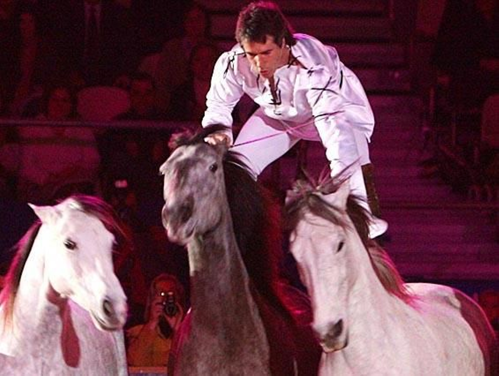 Los grandes momentos serán emitidos durante los tres días.