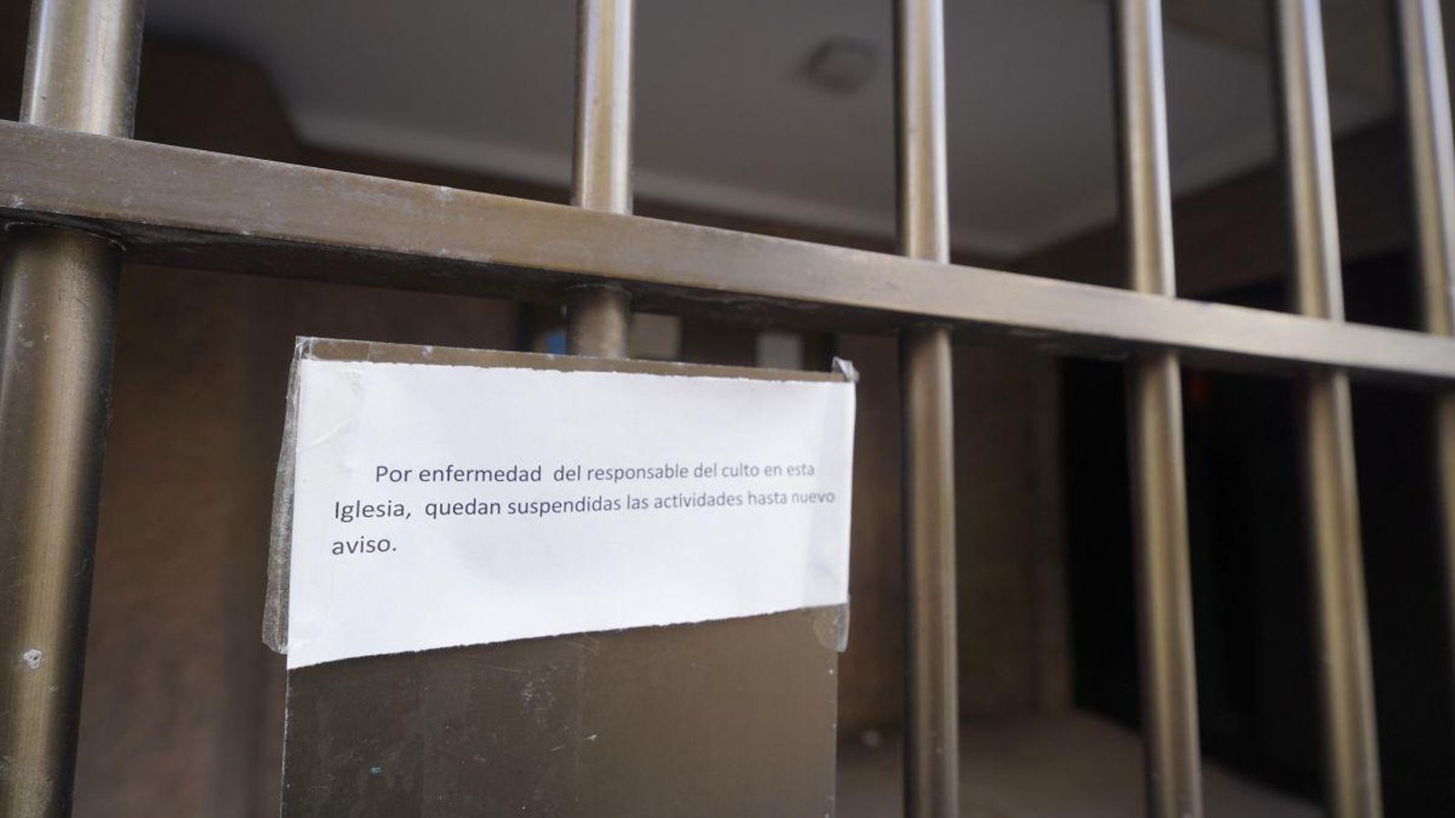 Cartel en la Iglesia de Los Apóstoles (Jesuitas) en Marqués de Valladares.