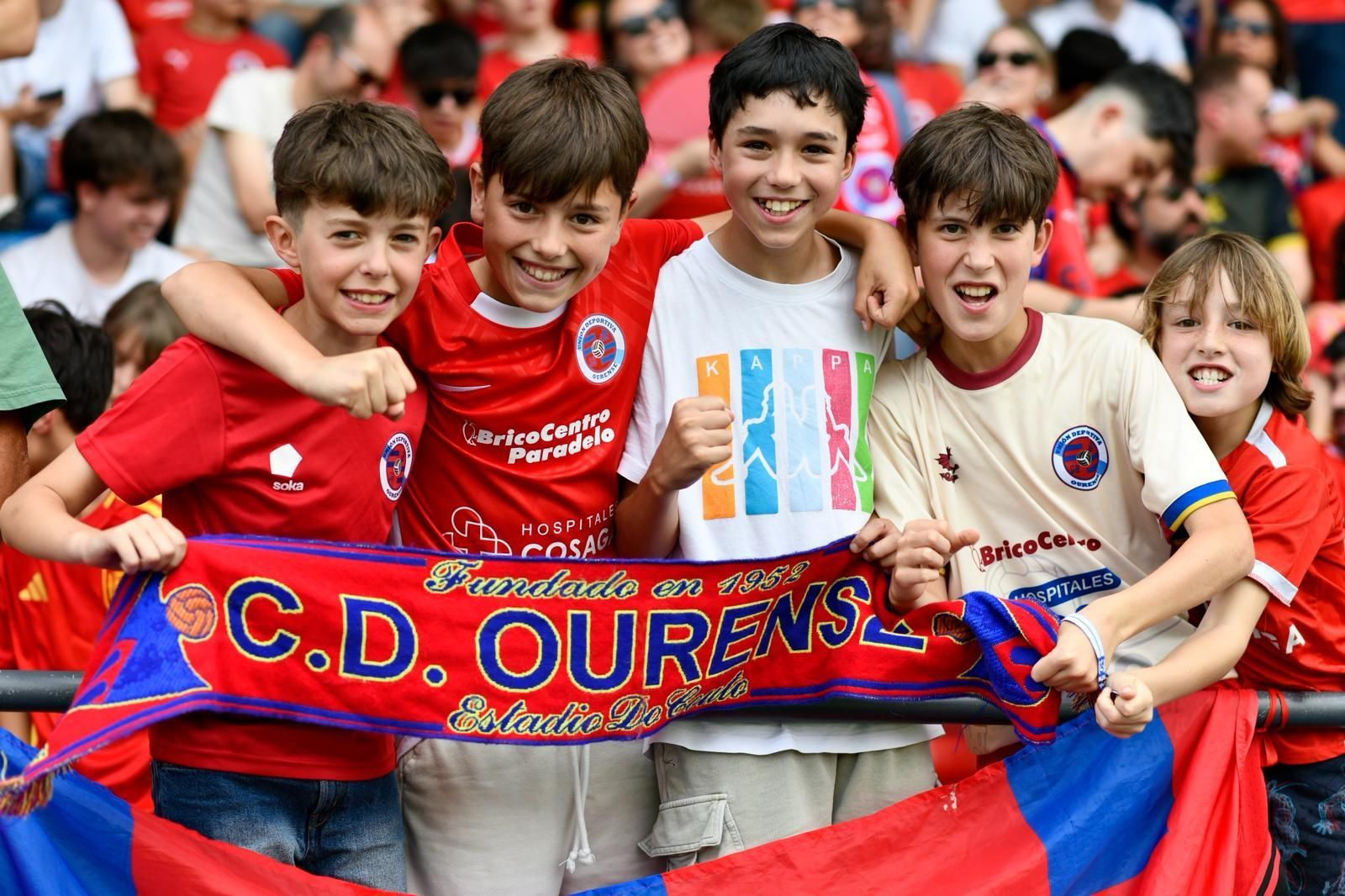 Galería | La UD Ourense quiere llegar a Primera Federación y la afición se vuelca con el equipo en O Couto