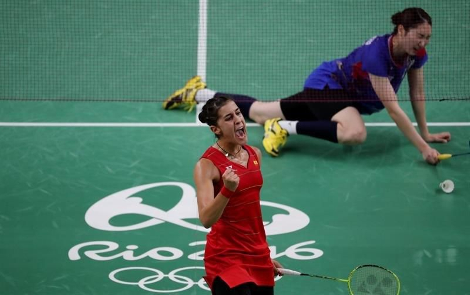 Carolina Marín celebrando su victoria ante la surcoreana