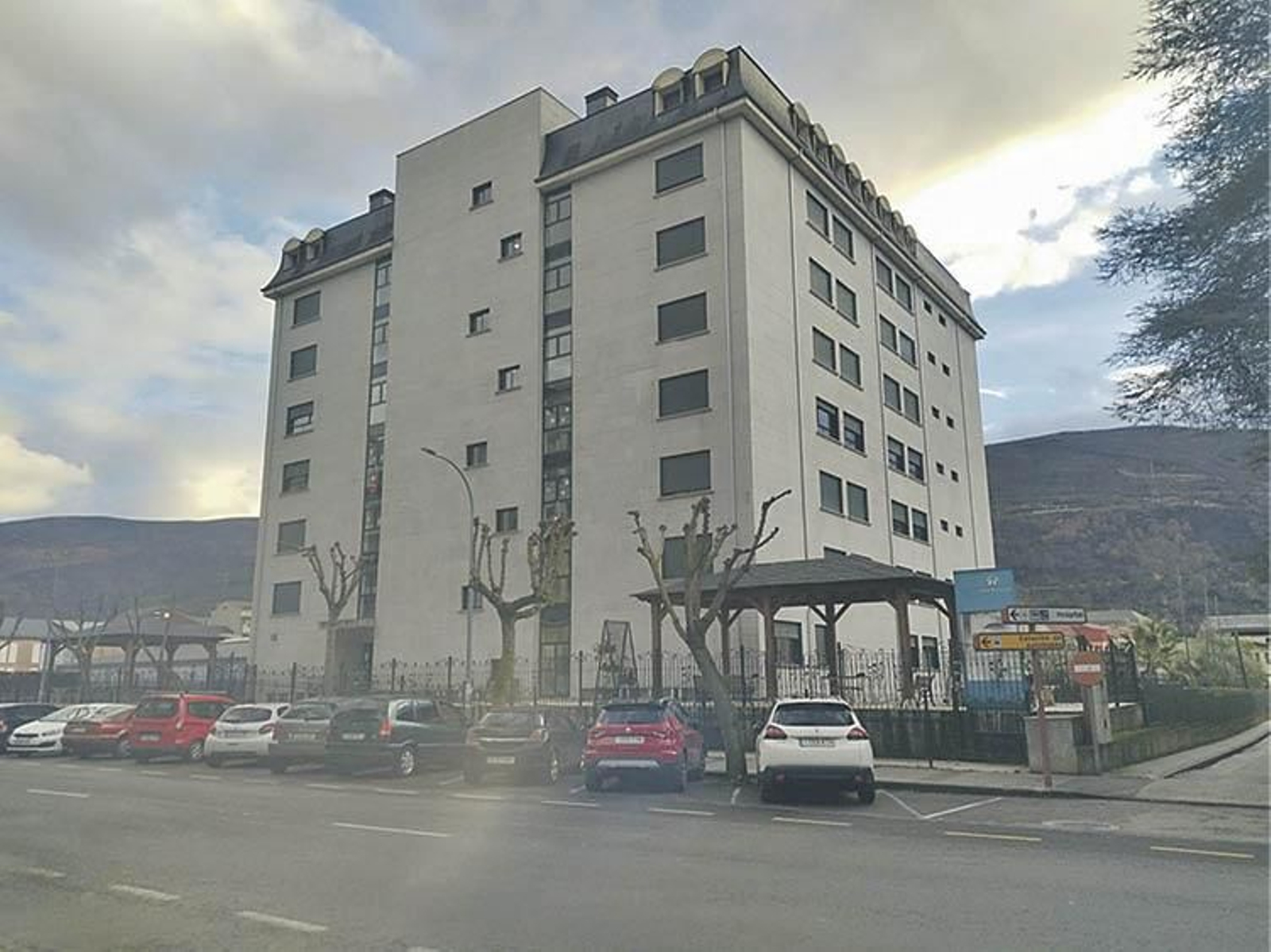 La residencia está emplazada en la avenida Conde de Fenosa.