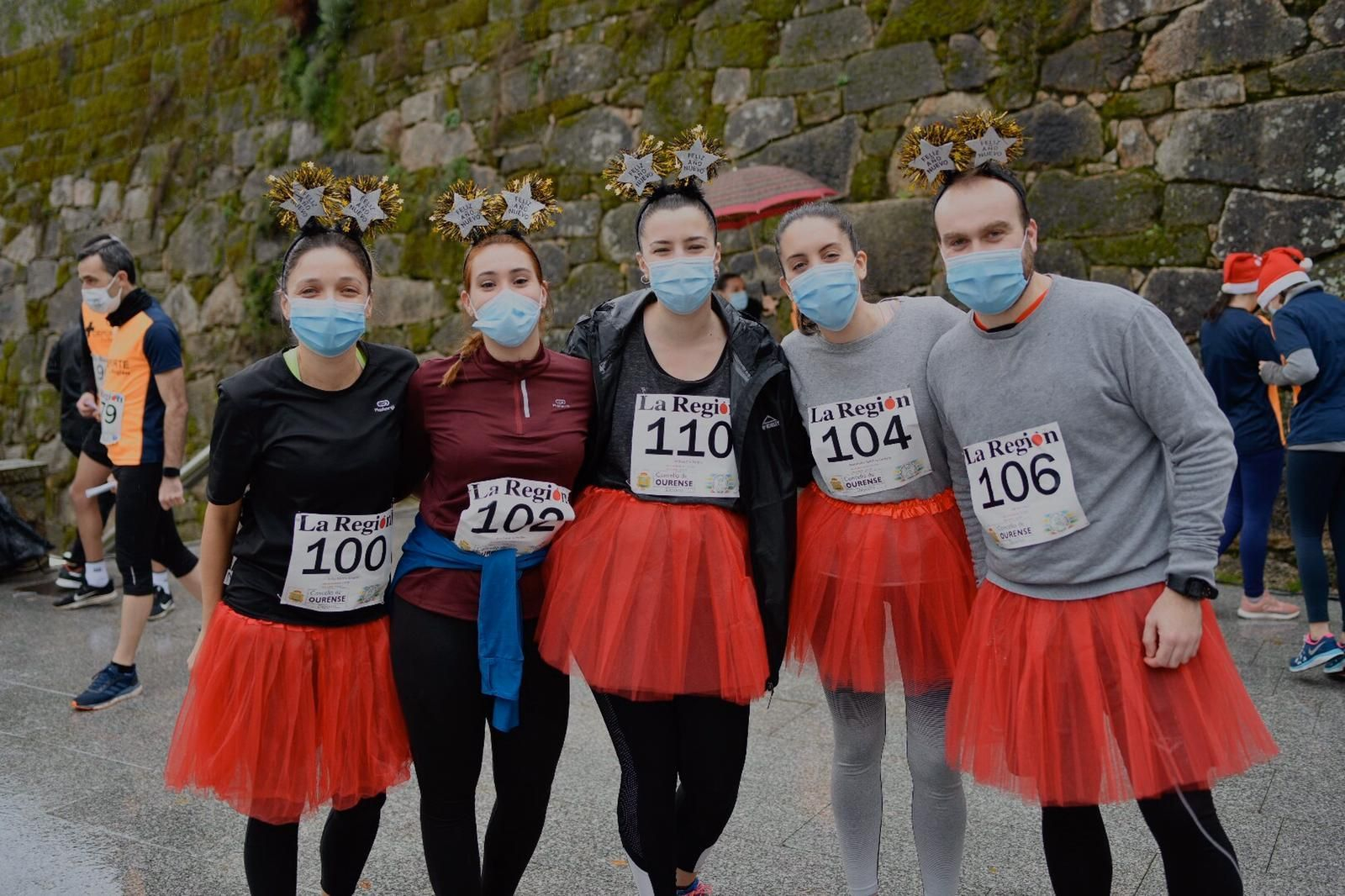 No faltaron los disfraces en la San Silvestre de este año (XESÚS FARIÑAS).