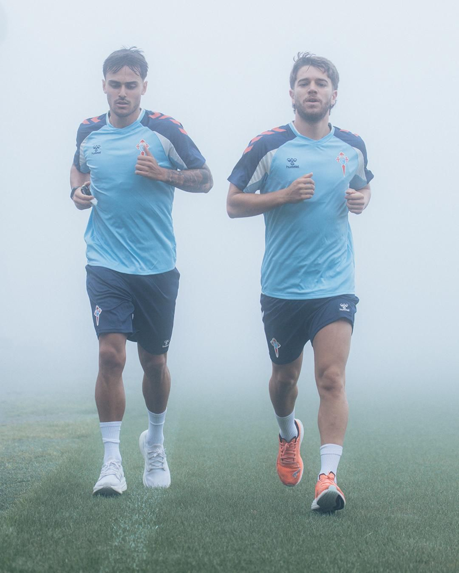 Miguel Román y Sergio Carreira, en las instalaciones de Mos.