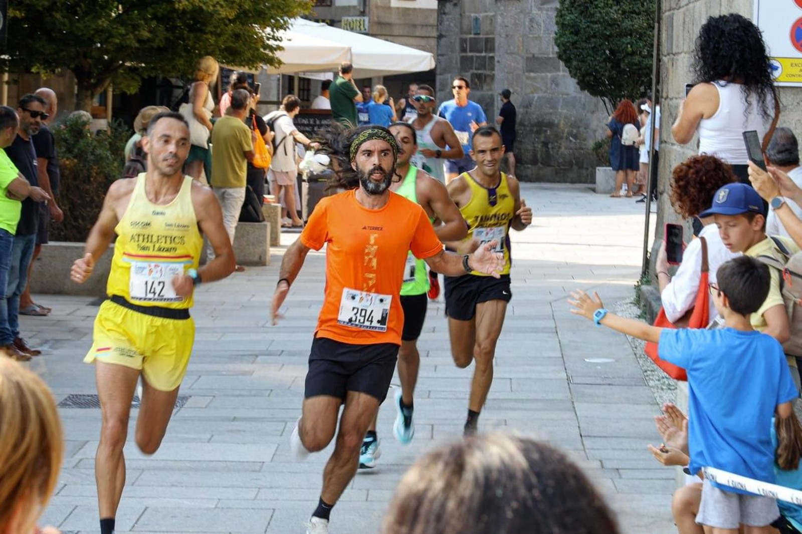 Galería | Más de 1.300 personas corren y caminan por Baiona