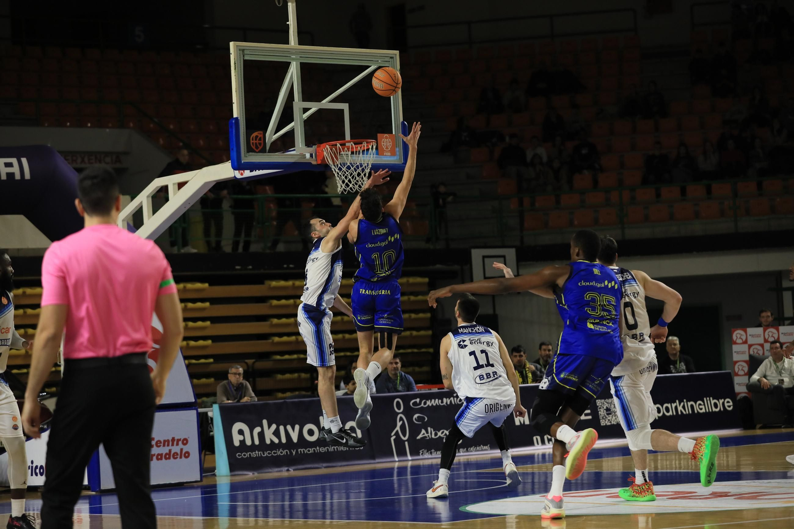 Galería |  El milagro en el Pazo para el COB fue competir