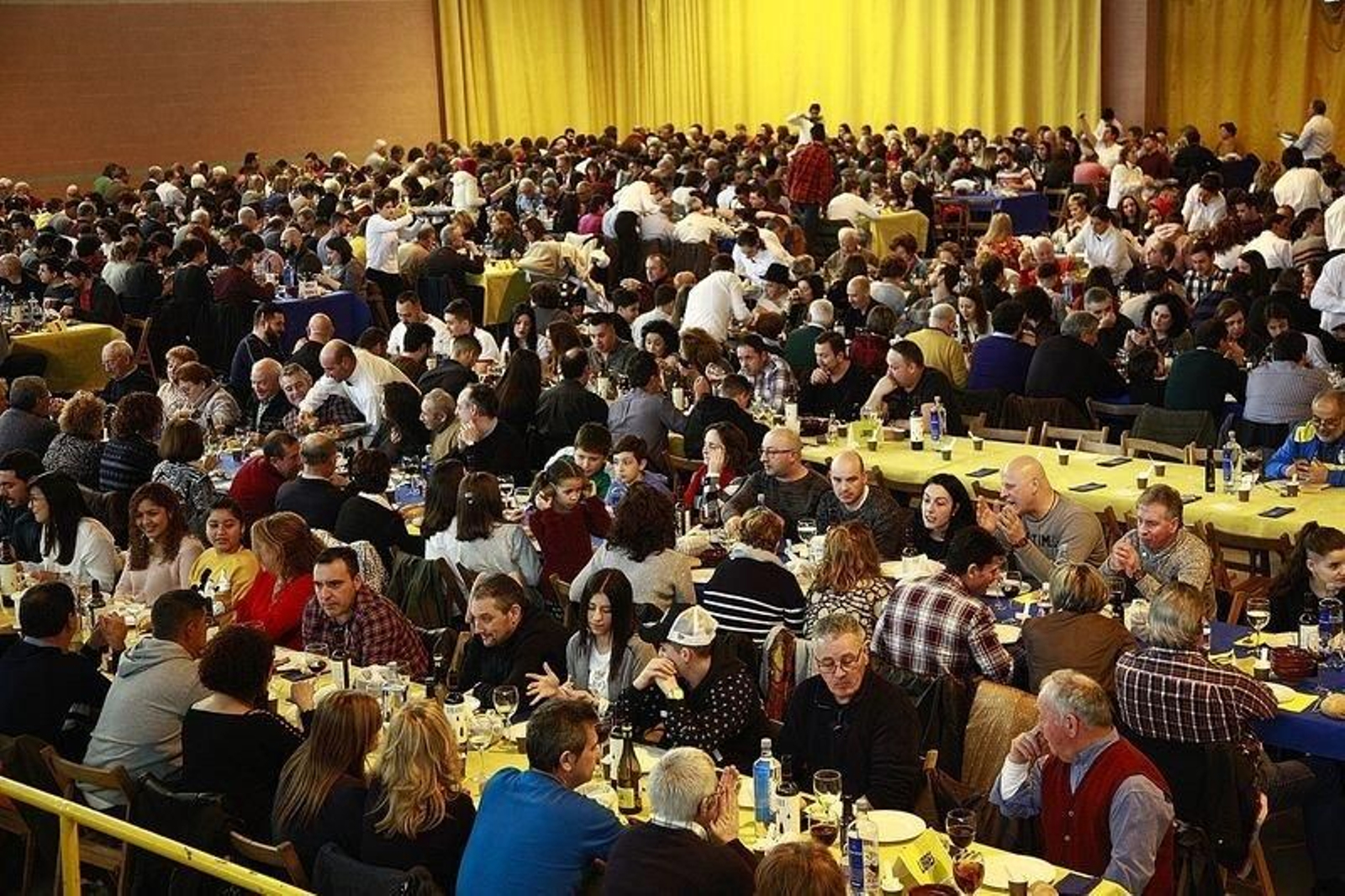 Asistentes a la Festa do Codillo 2018, en A Rúa  (MIGUEL ÁNGEL).