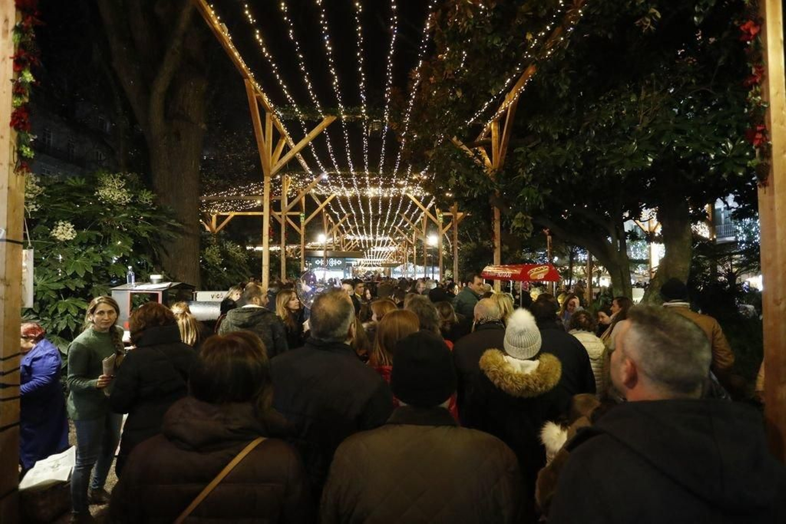 Los turistas invaden Vigo en el Puente109