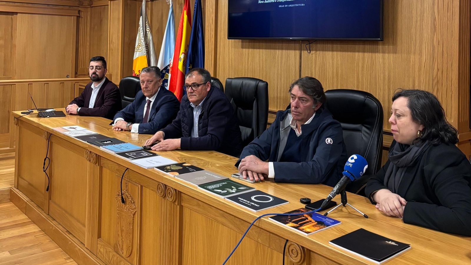 Marcos Argibay, Venancio Salcines, Amador Díaz, Antonio Fernández y Silvia Blanco.