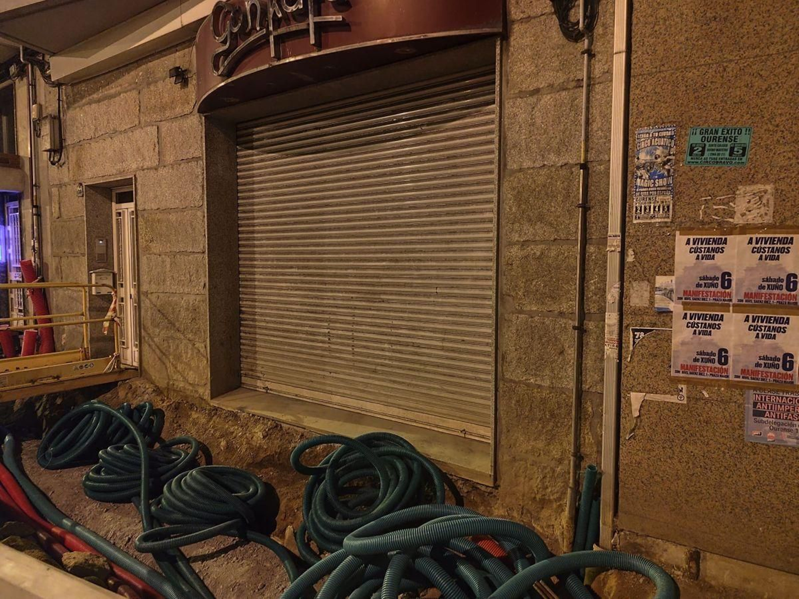 El local está cerrado y sin acceso, pero los recibos siguen llegando