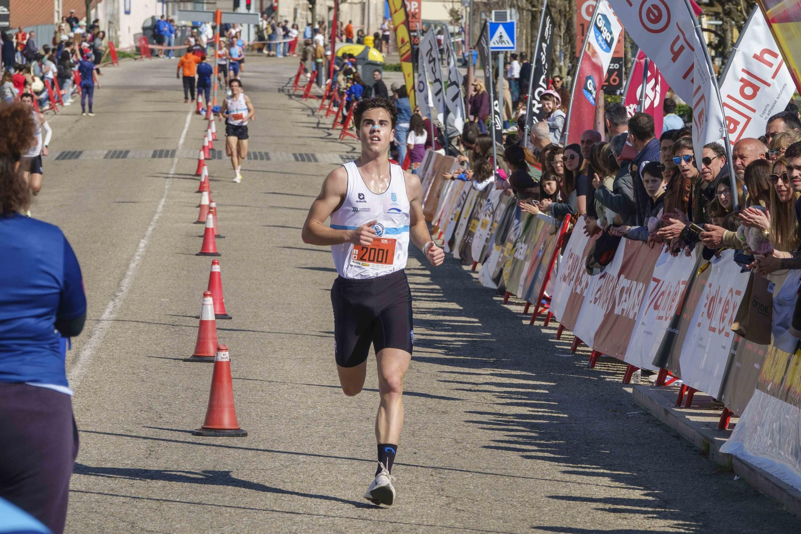 Galería | Pequeños y mayores se divierten en la 10K de Porriño