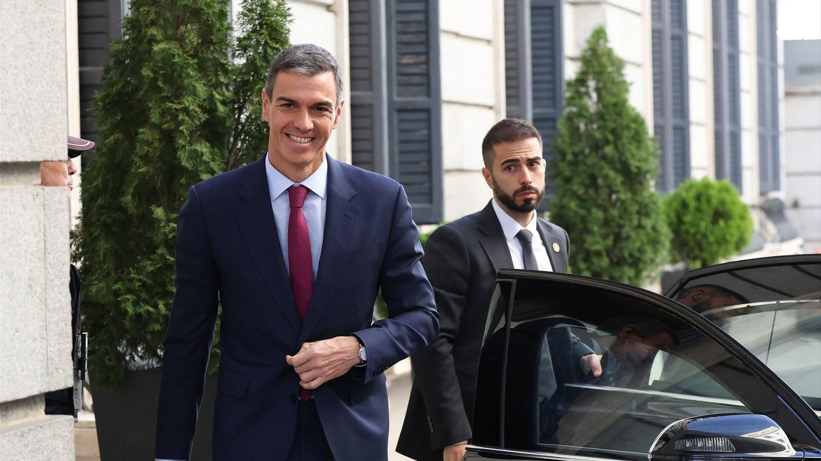 El presidente del Gobierno, Pedro Sánchez, a su llegada a una sesión de control al Gobierno, en el Congreso de los Diputados.