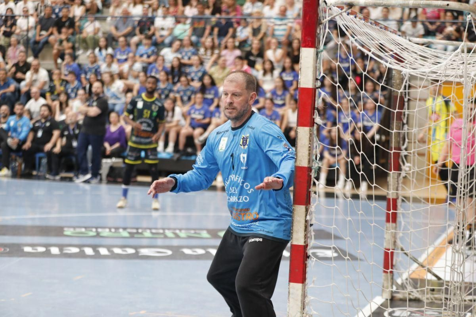 El portero de O Baixo Miño disputó ayer su último partido con el Cangas.