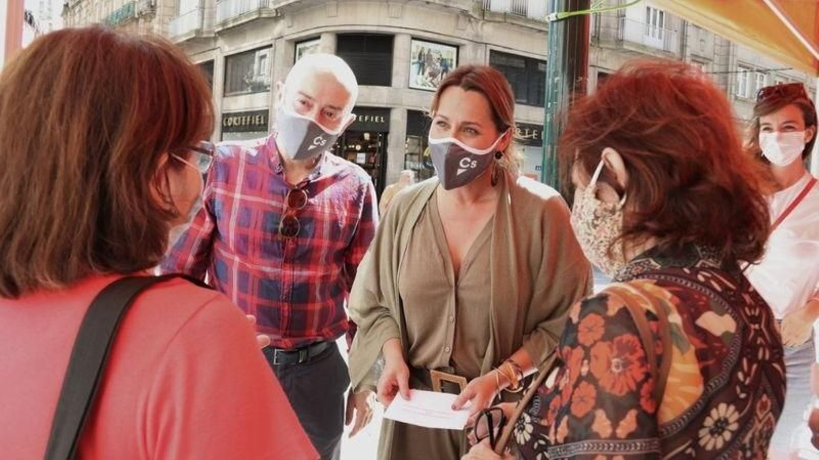 José Araújo y Beatriz Pino, en el Paseo.