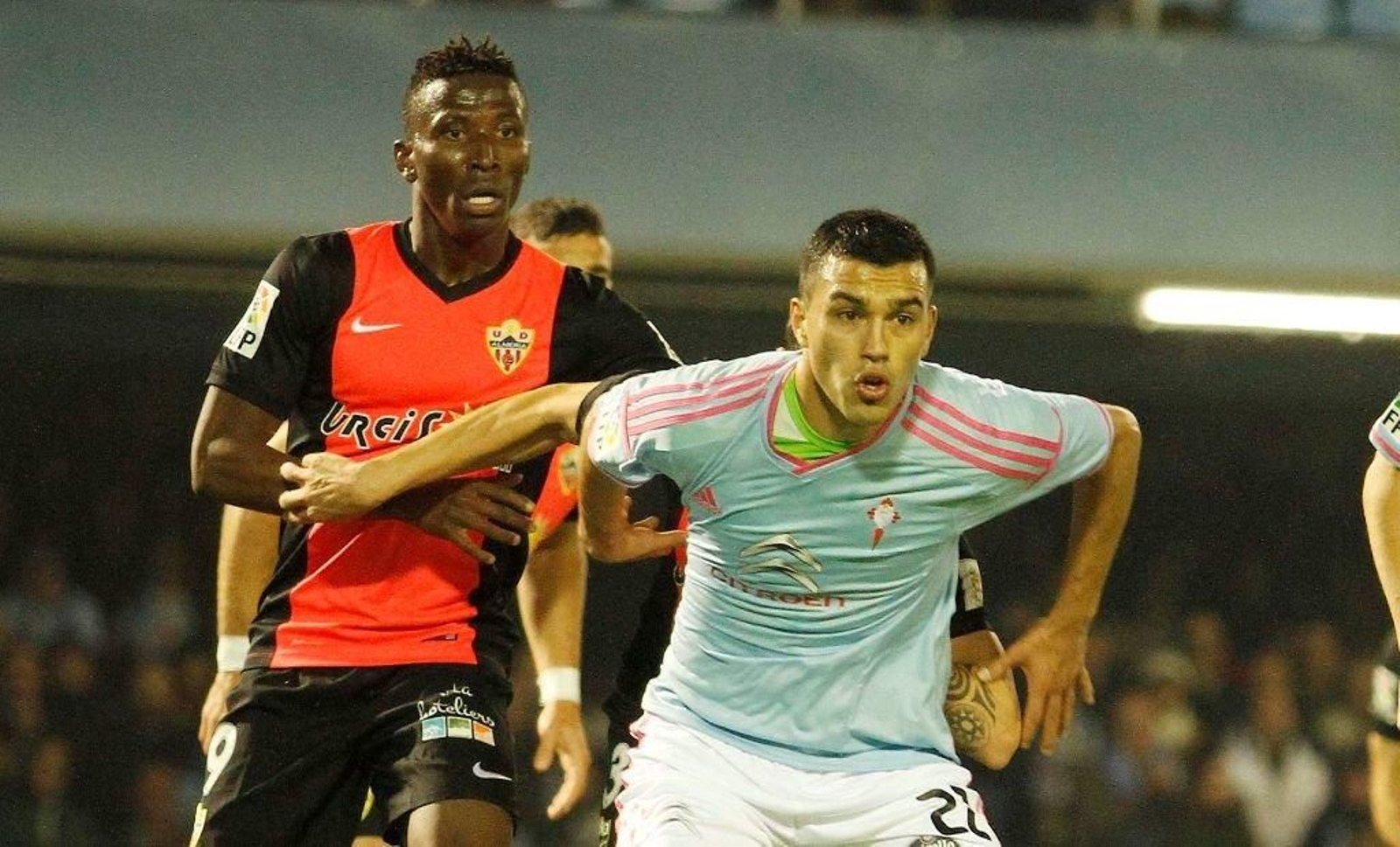 Cabral reapareció ayer tras superar su lesión y fue el mejor futbolista del Celta ante el Almería.