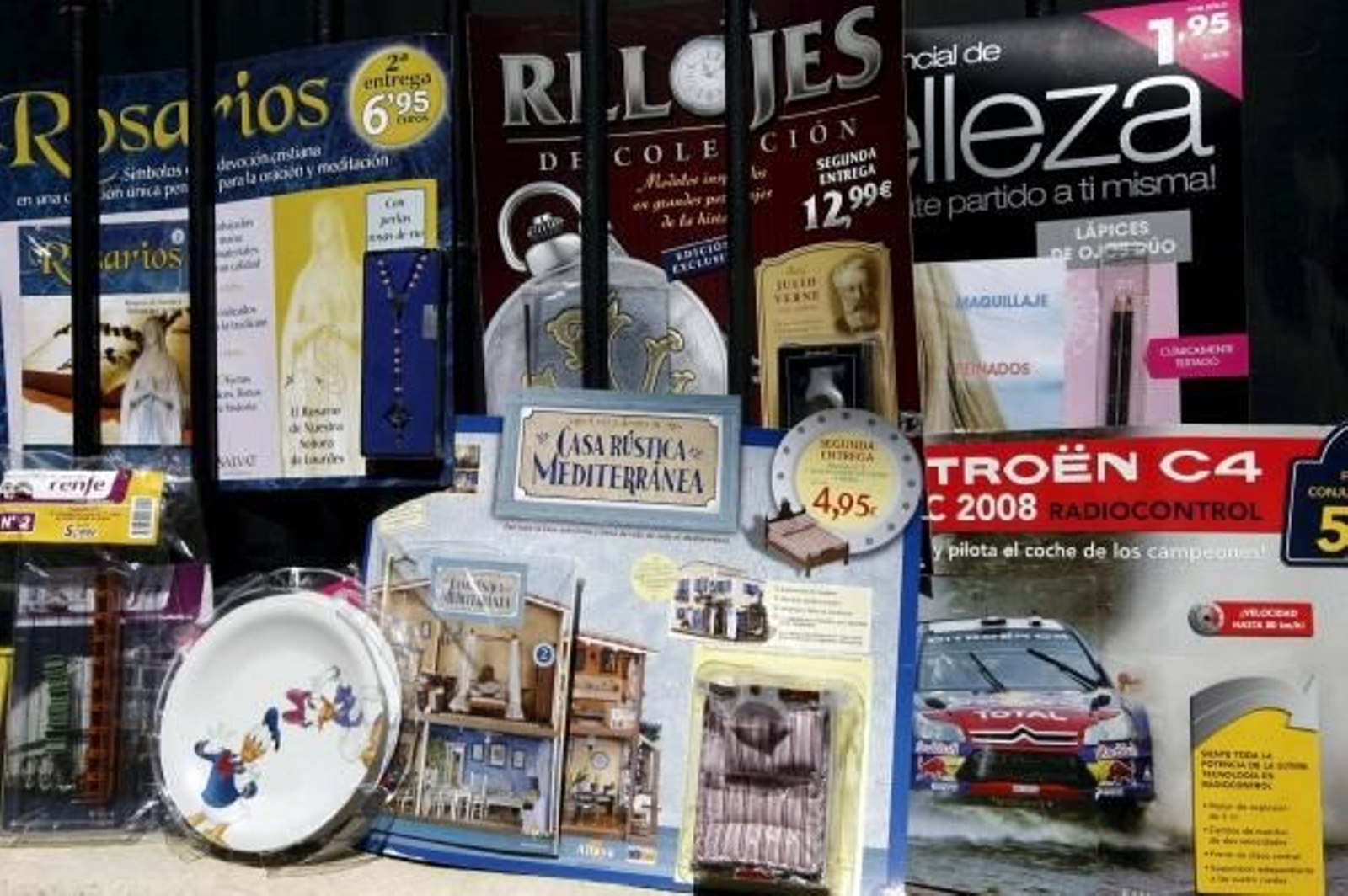 Los coleccionables invaden los quioscos. (Foto: EFE)
