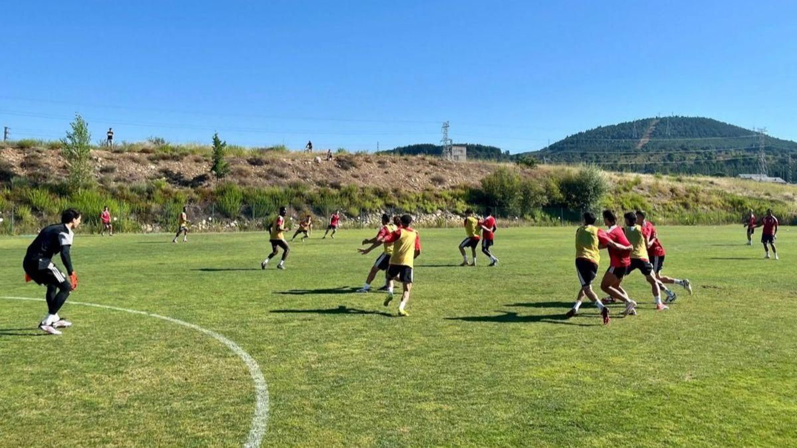 Entrenamiento de la Ponferradina durante la pretemporada.