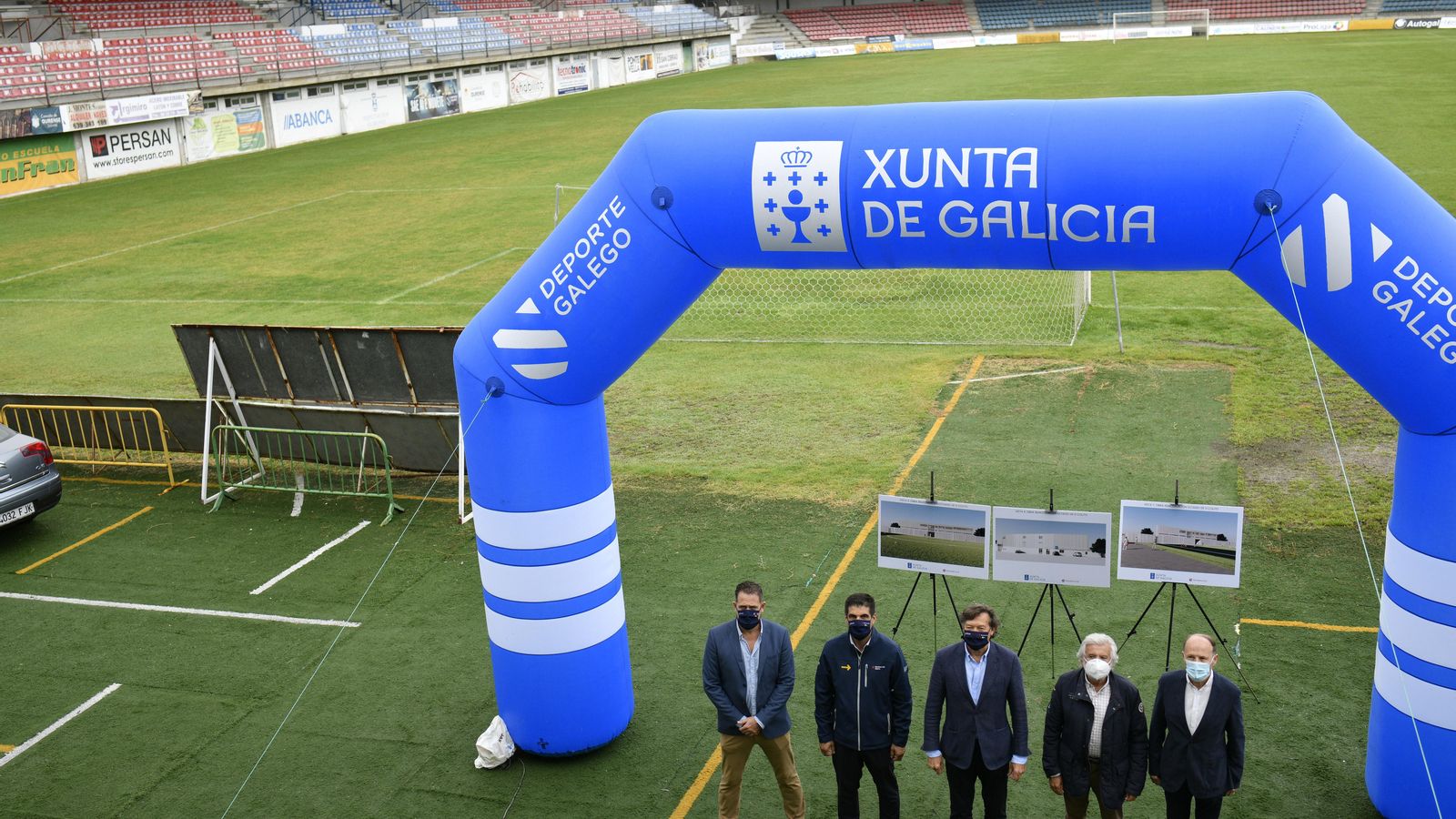 Ourense. 15/09/2021. Presentación da reforma do campo do Couto. Na foto Manuel Pérez, Gabriel Alén, José Ramón Lete Lasa, Rosendo Fernández e Mario Guede. Foto: Xesús Fariñas