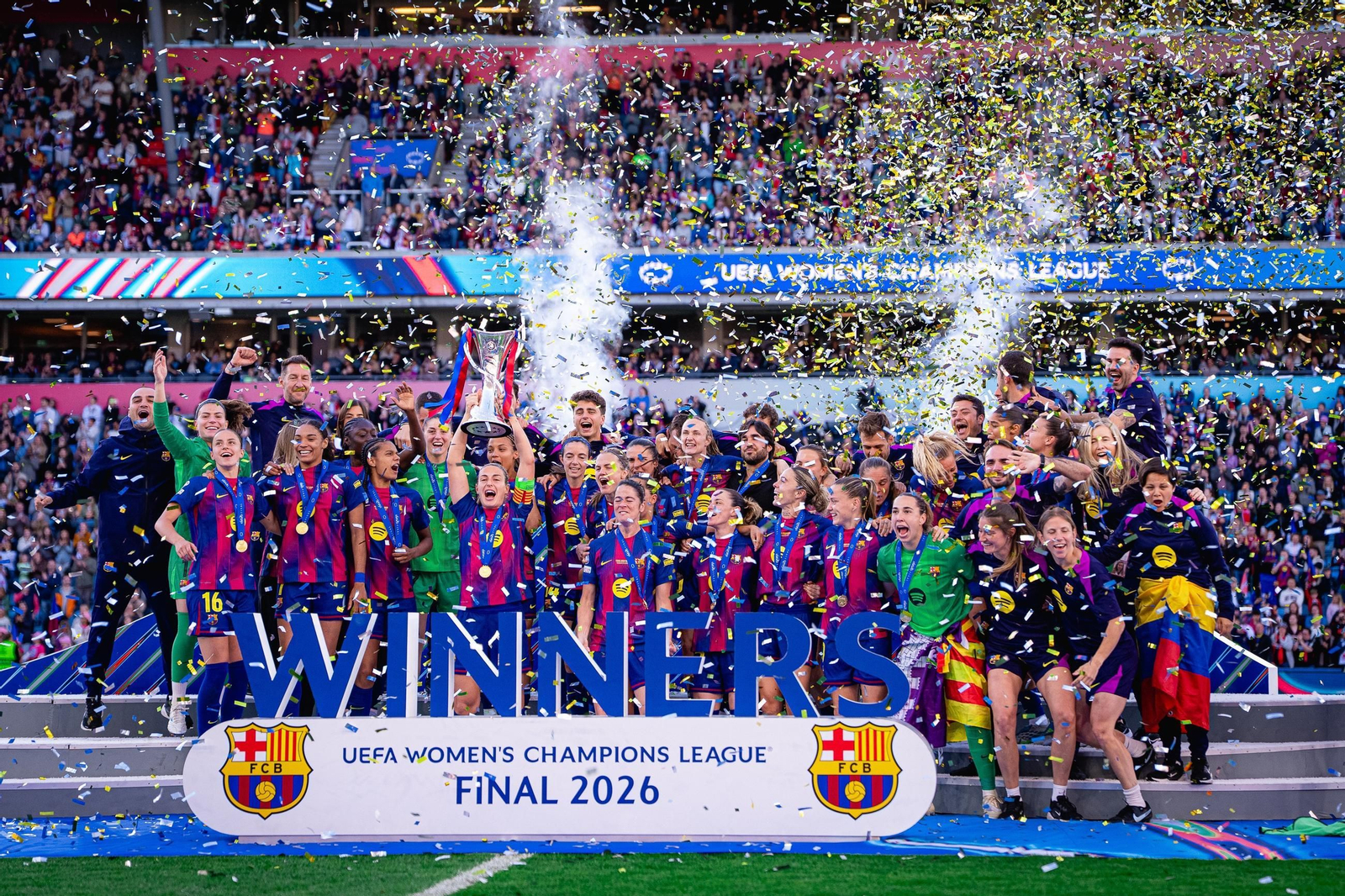 Las jugadoras del Barça celebran su cuarta Champions.