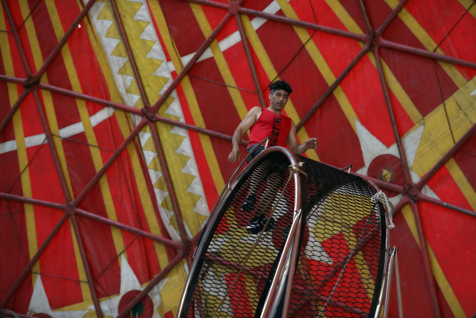 Benposta recupera la idea de su escuela de circo. José Paz