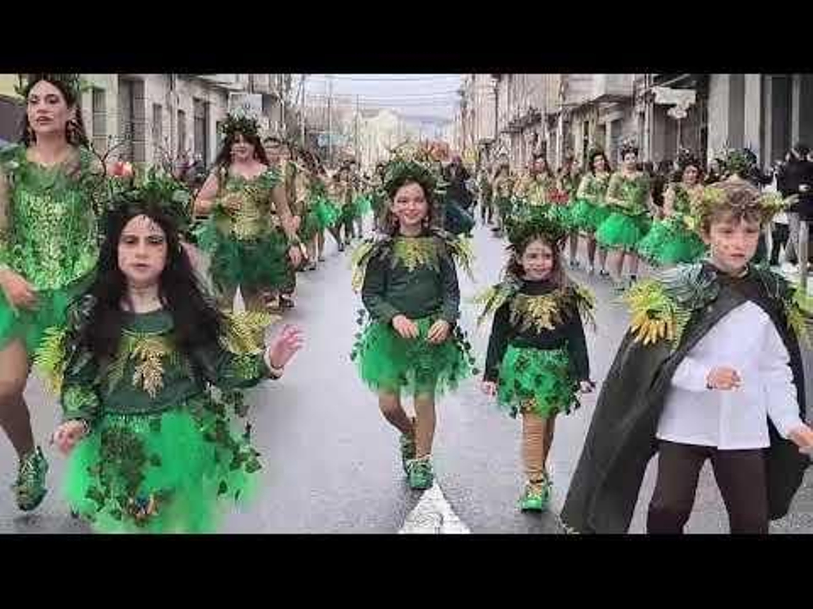 Ribadavia celebró este domingo 15 su desfile de Entroido