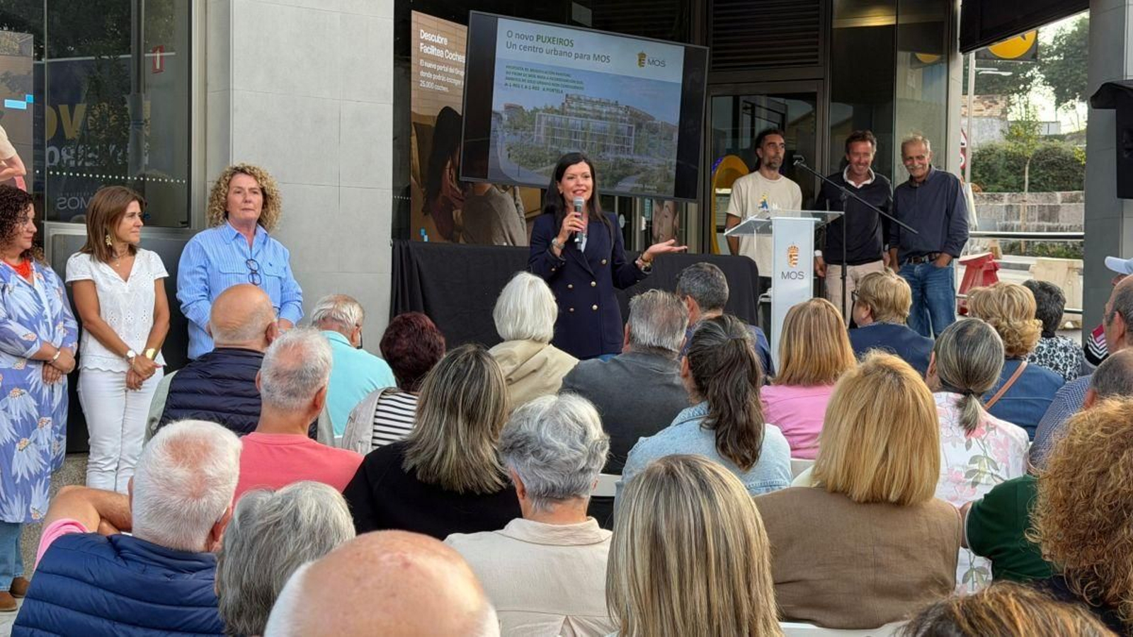 La alcaldesa, Nidia Arévalo, en su intervención tras la exposición técnica de ‘Novo Puxeiros’.