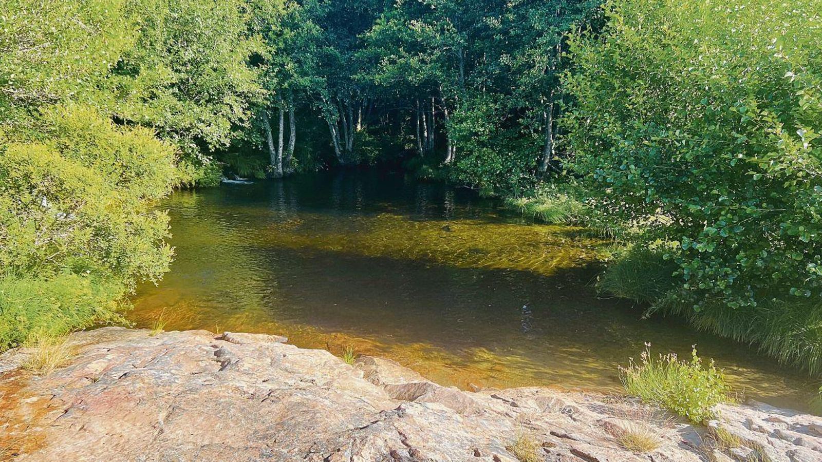 Zona de baño de As Candas, en O Tameirón. (FOTO: C. CLAVERÍA)