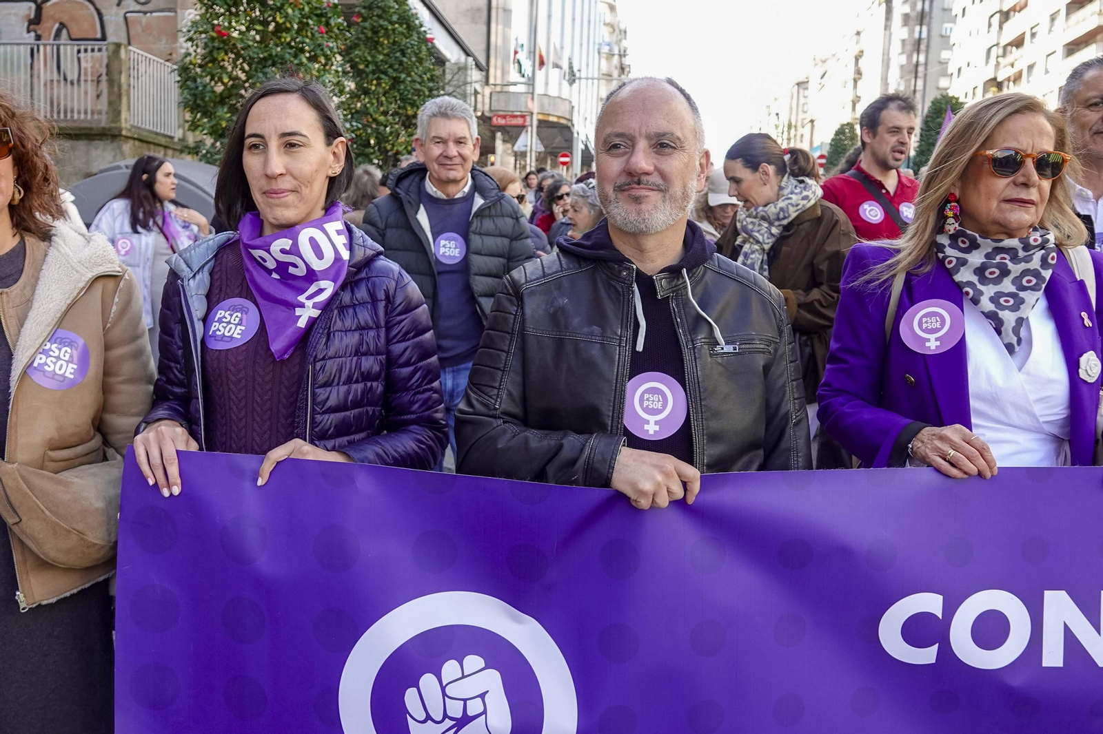 Galería | Las calles de Vigo se pintan de morado por el Día Internacional de la Mujer