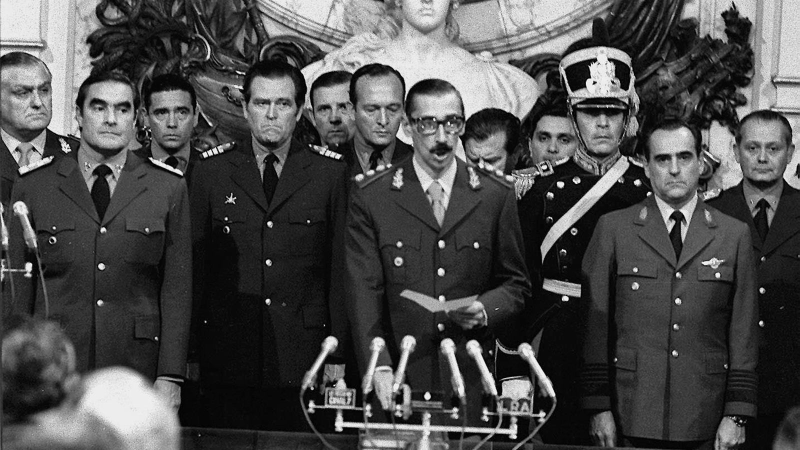 Jorge Rafael Videla asumió el poder de facto tras el golpe de Estado en Argentina, en el año 1976.