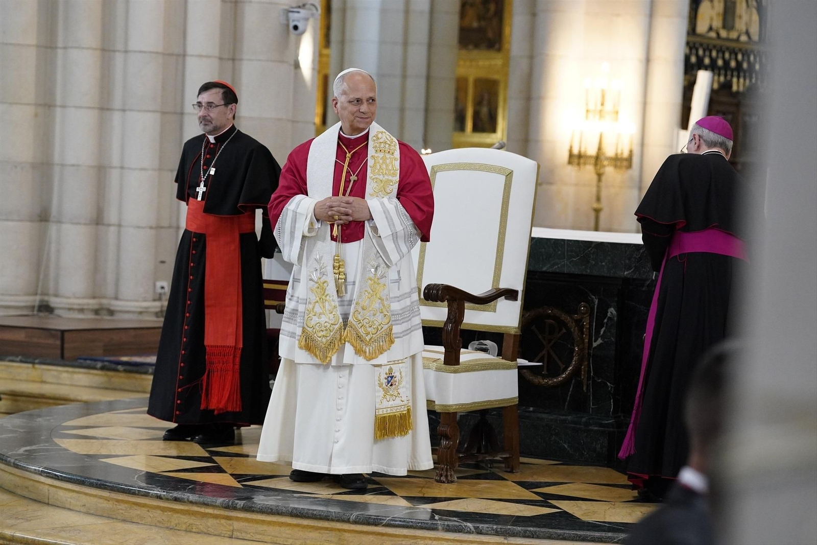 Galería | Las mejores fotos del tercer día de la visita del papa León XIV en Madrid, del Congreso al Bernabéu