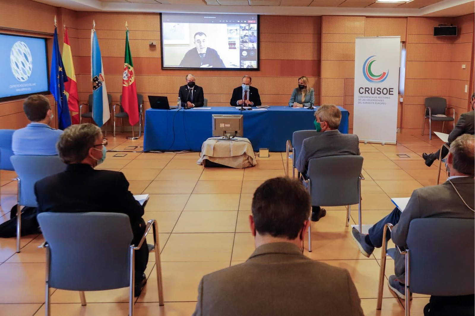 La reunión se celebró de forma semipresencial en el Cetmar.