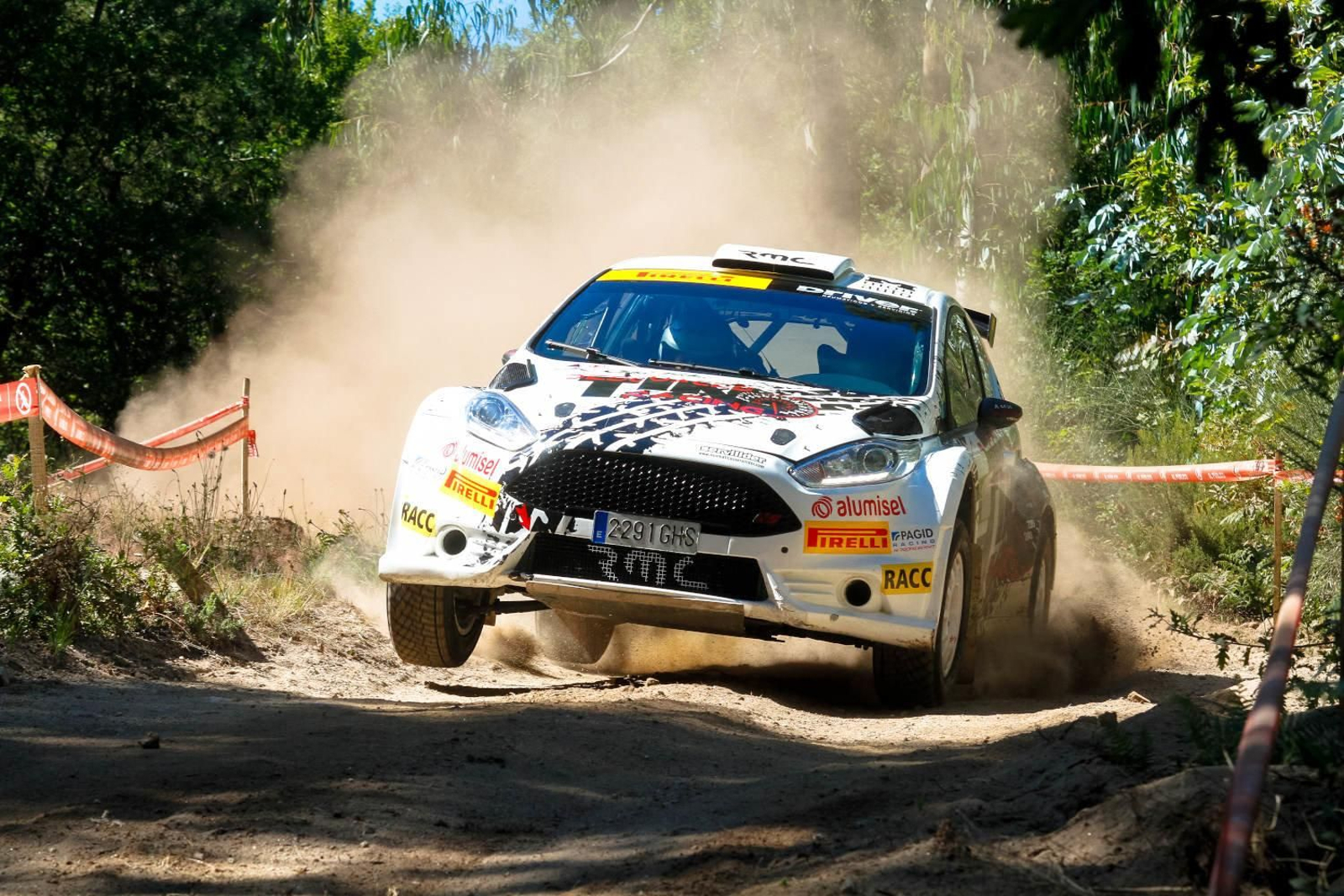 Los hermanos Iglesias, durante la disputa del pasado Rallymix de Piñor.