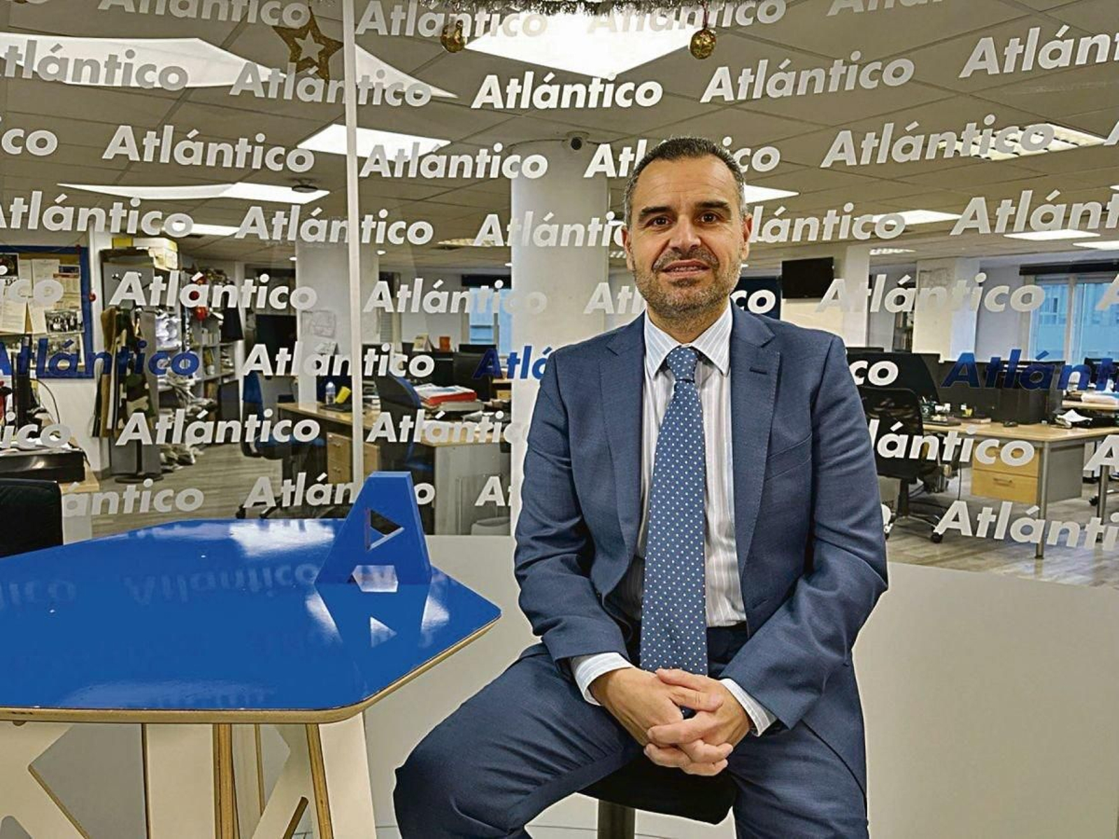 Ramiro Cobo, en el set de Atlántico TV.