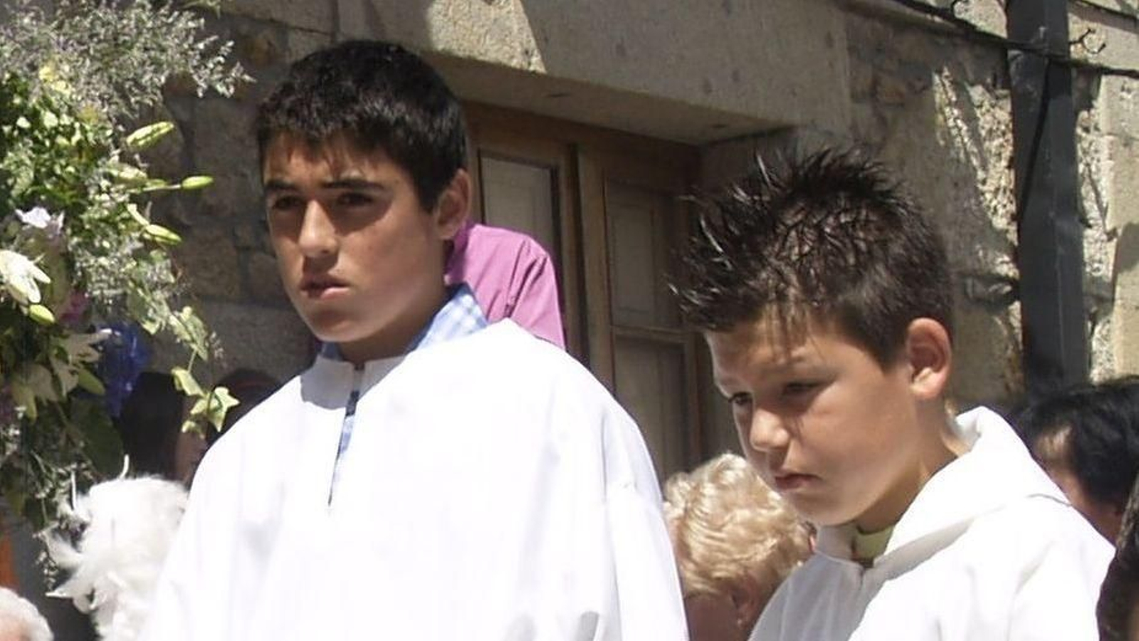 Un monaguillo, con el incensario desaparecido de la iglesia de Santa María.