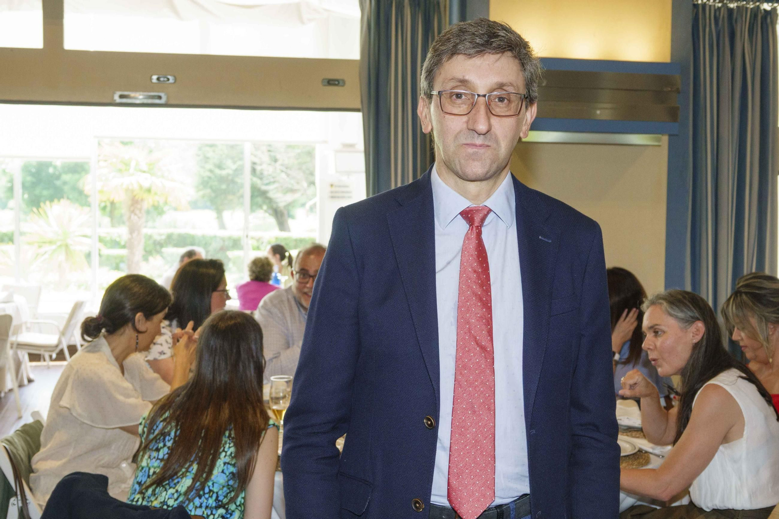 Galería | Emotiva despedida en Vigo al exjuez decano Germán Serrano