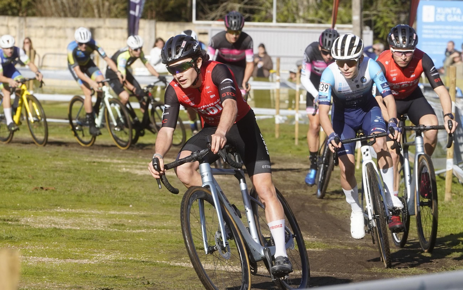 Galería | El ciclocross toma Ponteareas con más de 200 participantes