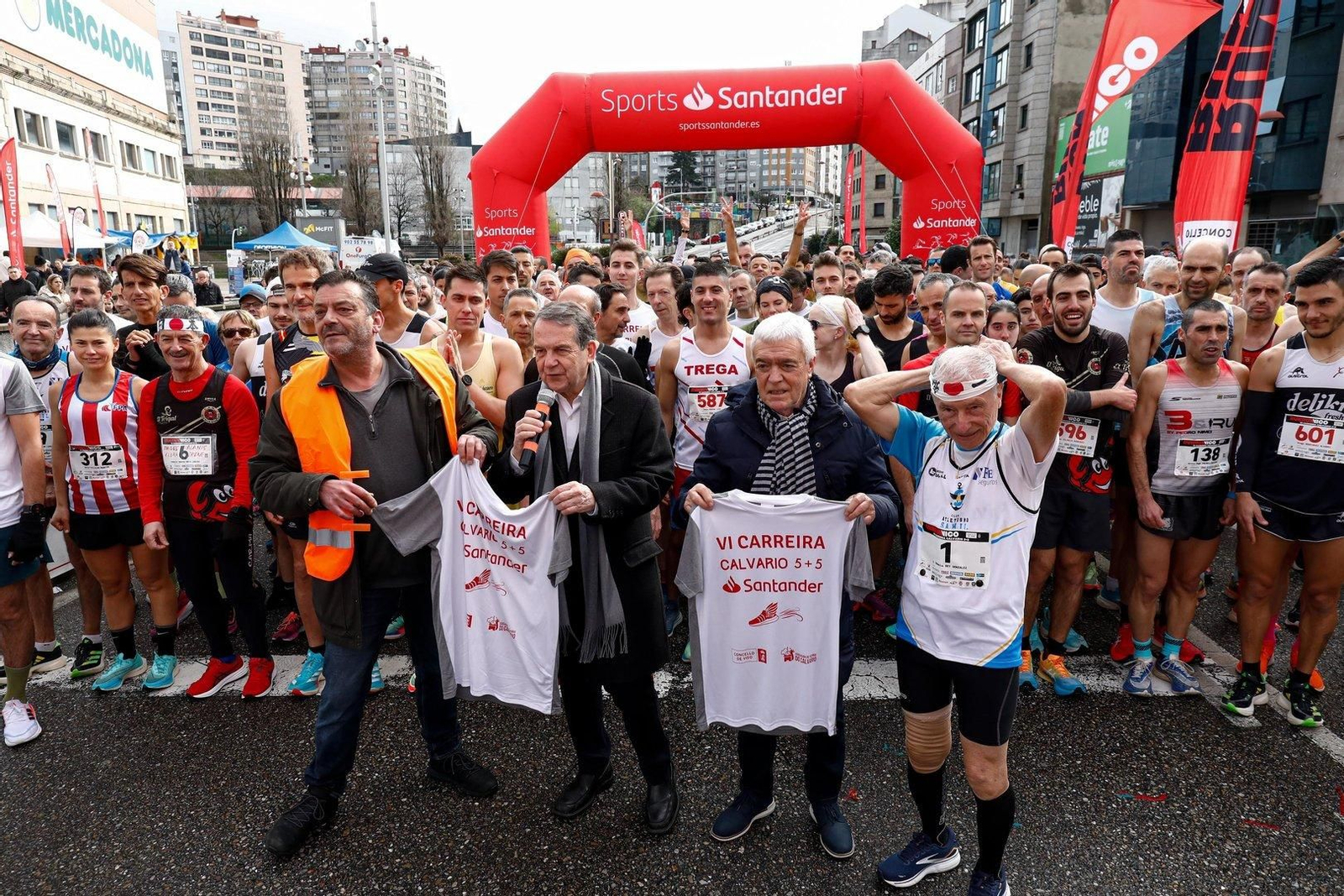 Posado antes del pistoletazo de salida a la carrera Calvario 5+5.