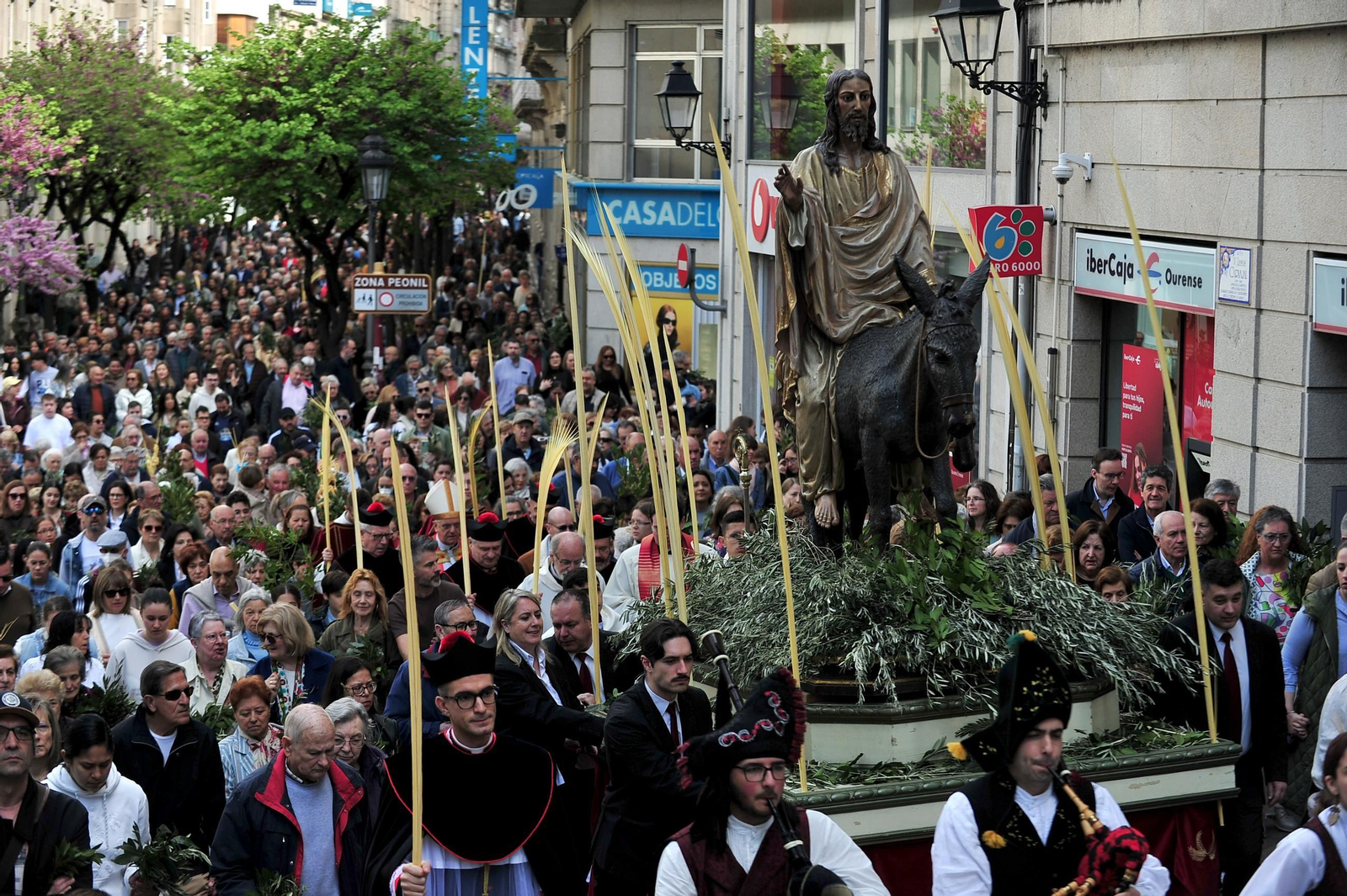 Galería | El Domingo de Ramos, primera gran muestra de devoción popular en Ourense