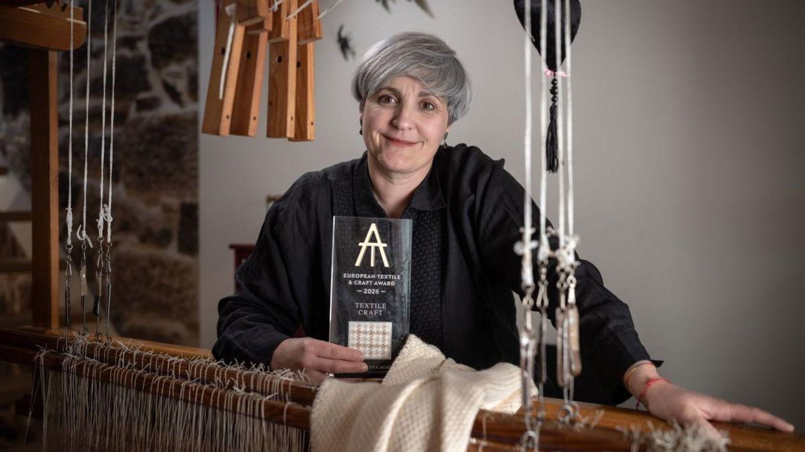 Con el Premio Europeo de Artesanía de este año.