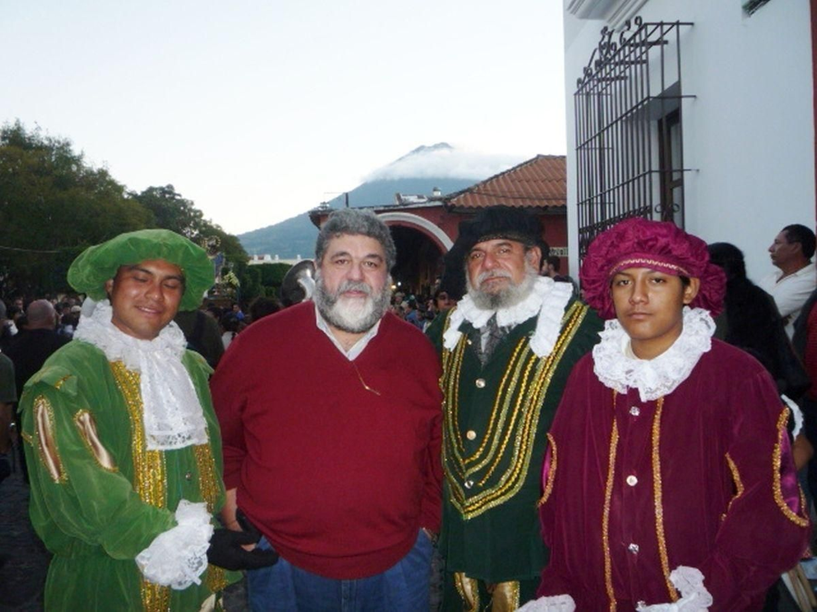 Guatemaltecos orgullosos de sus antepasados españoles.