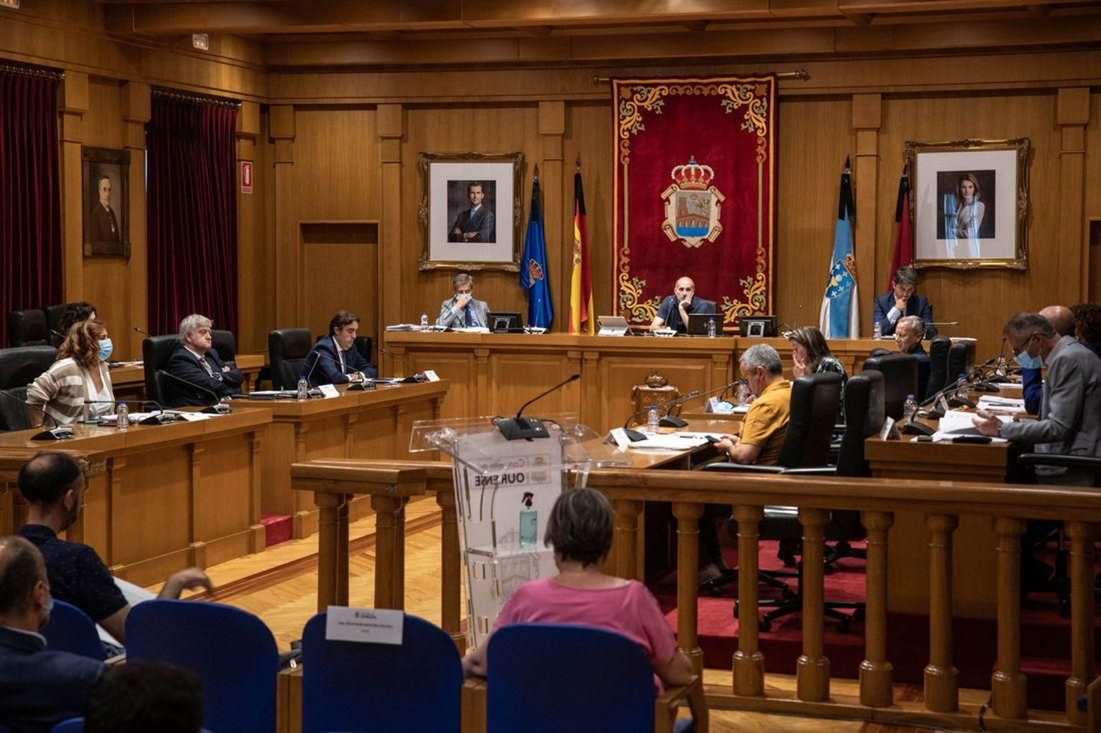 El pleno está convocado para mañana lunes, de nuevo en el Pazo Provincial por razones de seguridad. (Foto: Óscar Pinal)