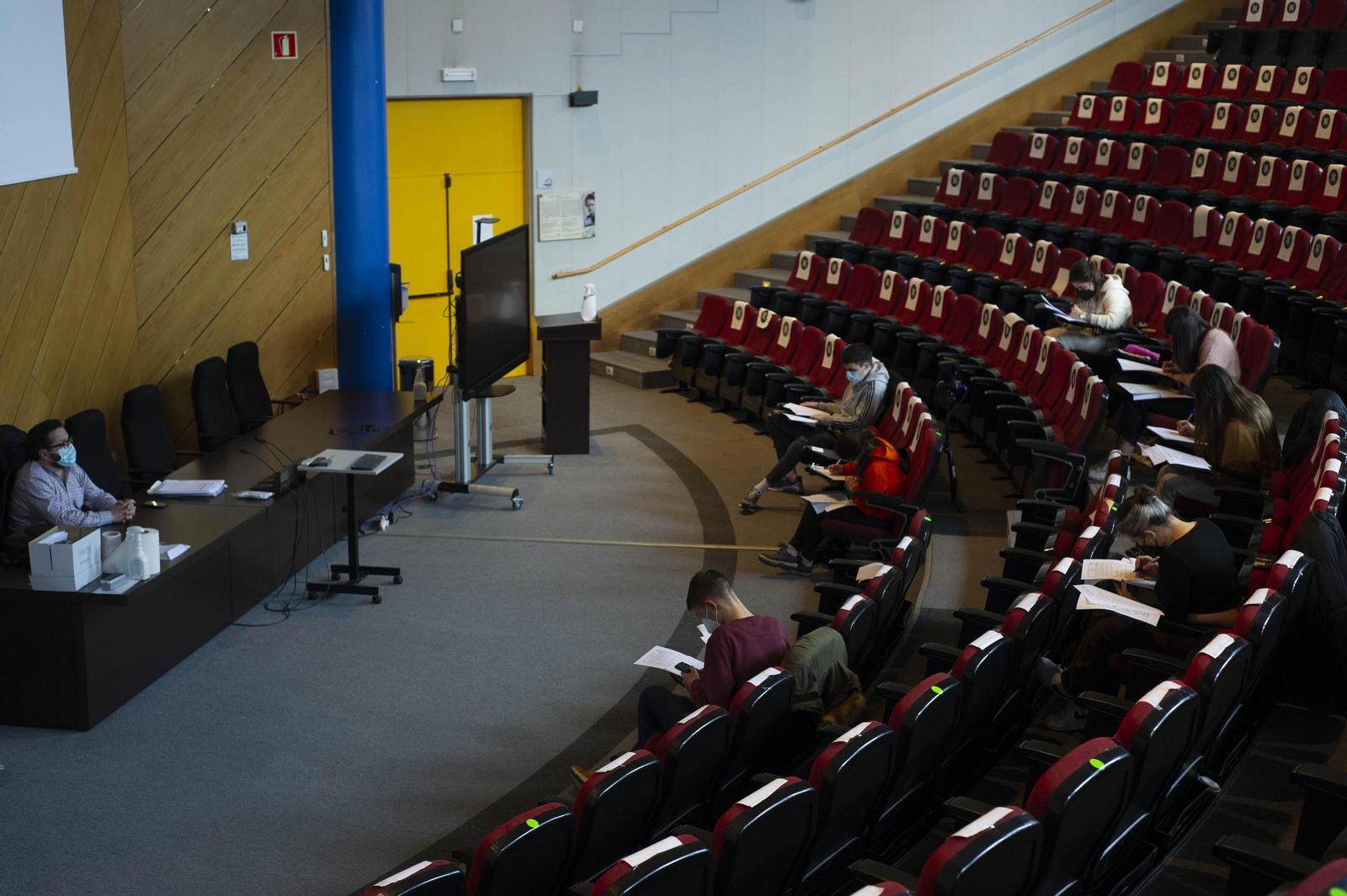 Olimpiada de química en Ourense este 12 de marzo (Foto: Martiño Pinal)