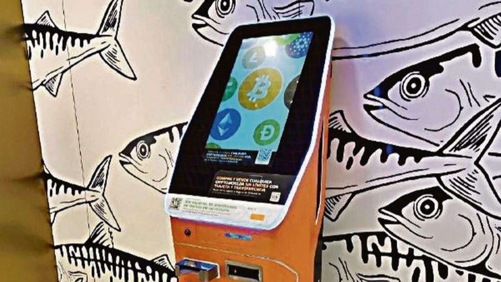 Máquina para invertir en criptomonedas situada en el Centro Comercial Vialia.