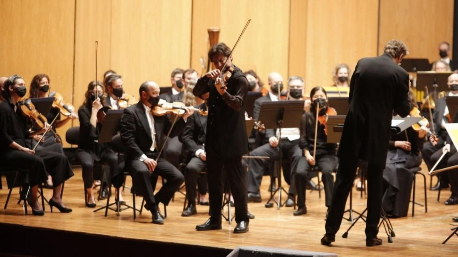 La Sinfónica de Galicia actuó ayer en el Teatro García Barbón.